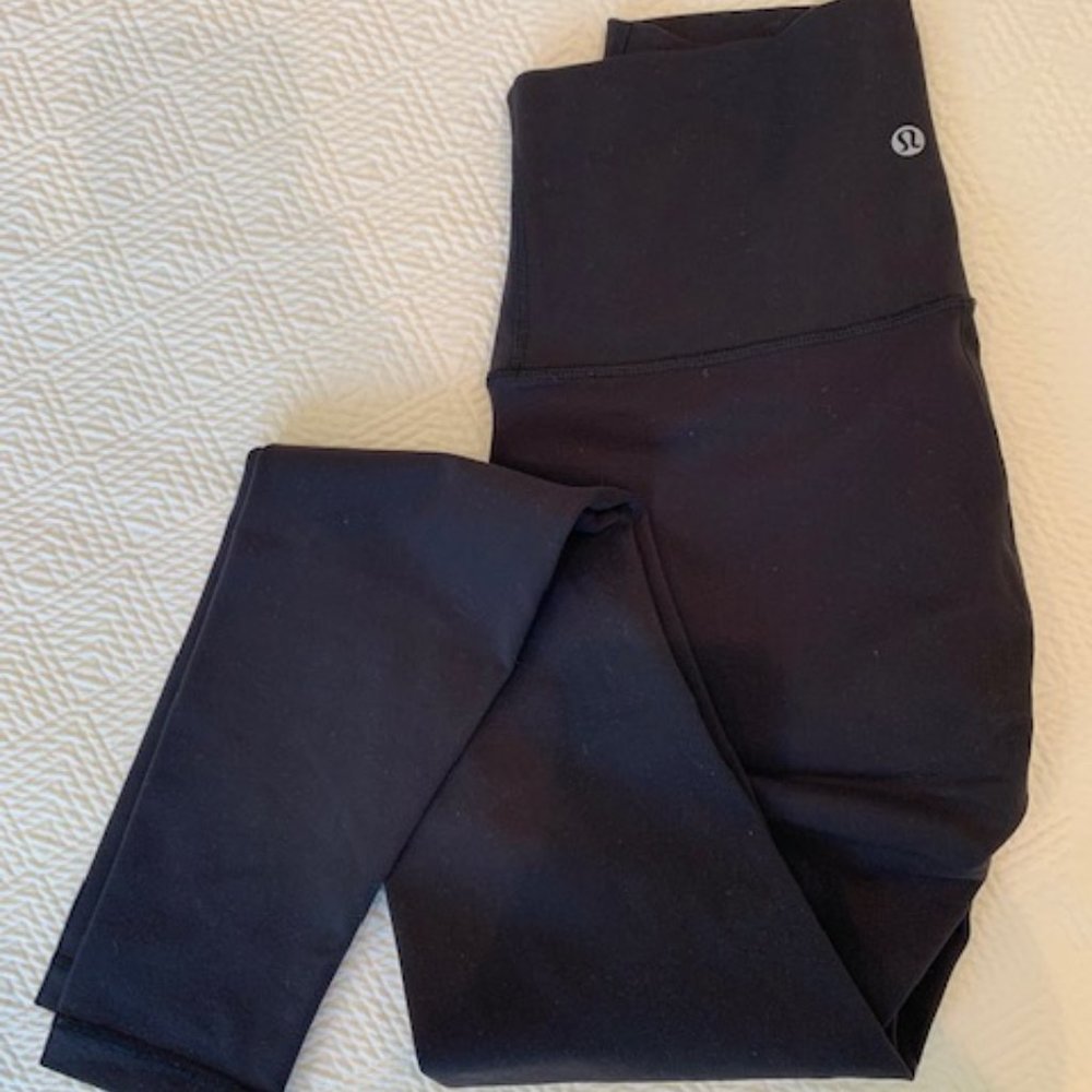 Lululemon Yoga Pants/Leggings High Waisted Black - Maybe Size 6 (No Tag)